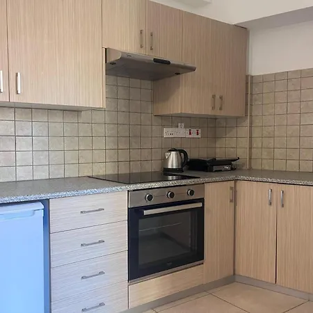 Phaedrus Living Hoopoe Residencies 103 * نيقوسيا
